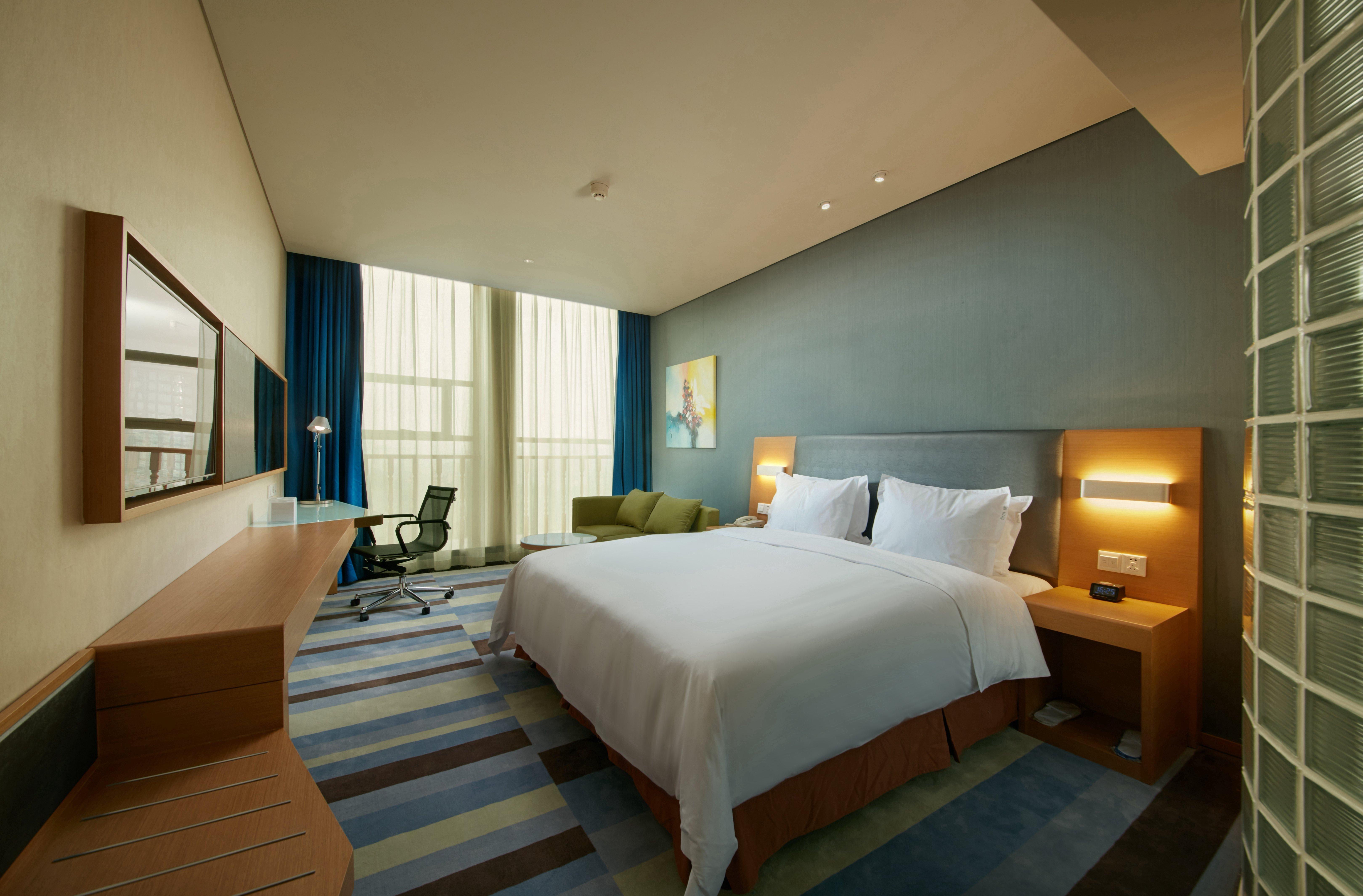 Holiday Inn Express Leshan City Square By Ihg High Speed Rail And Leshan Giant Buddha ภายนอก รูปภาพ