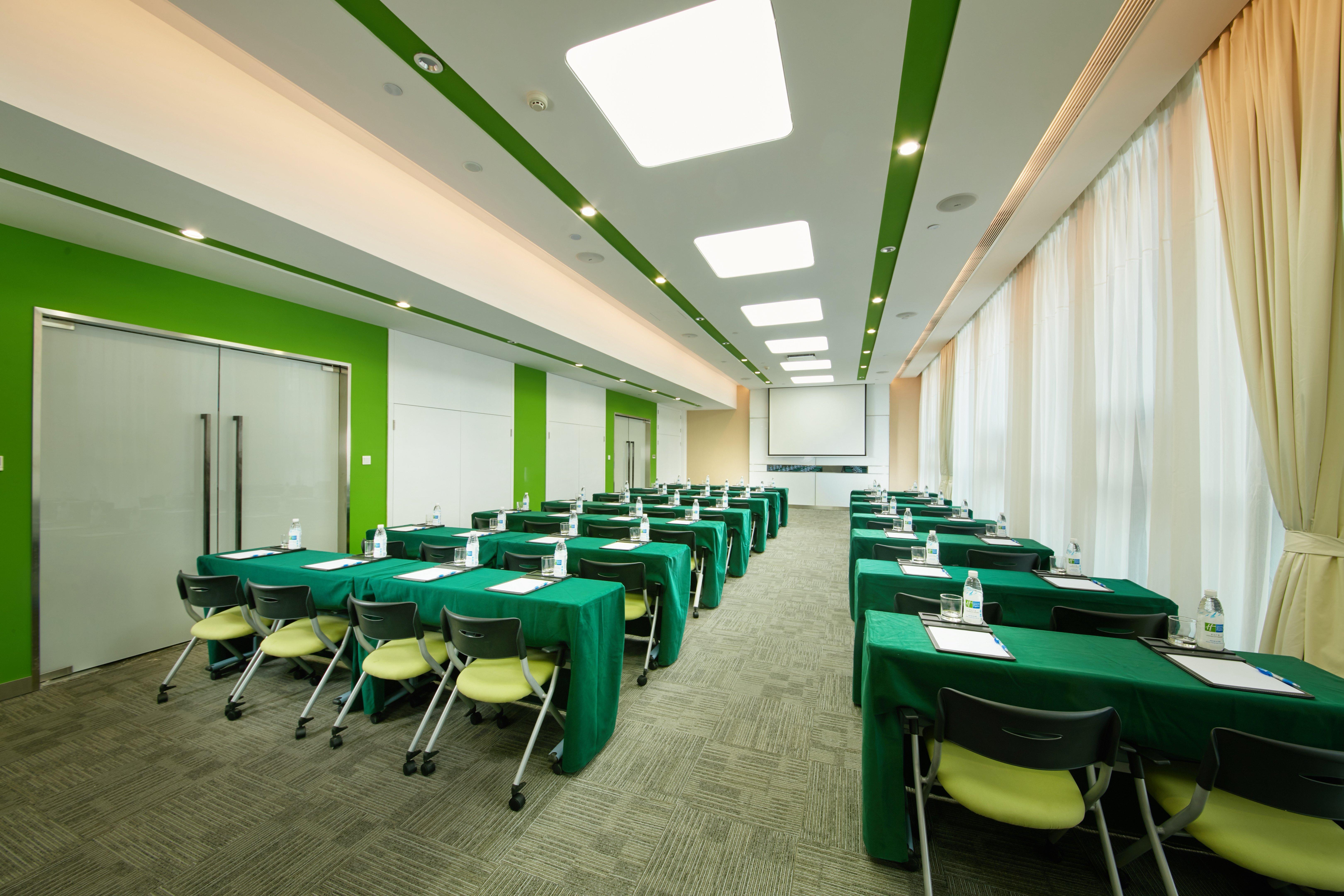 Holiday Inn Express Leshan City Square By Ihg High Speed Rail And Leshan Giant Buddha ภายนอก รูปภาพ