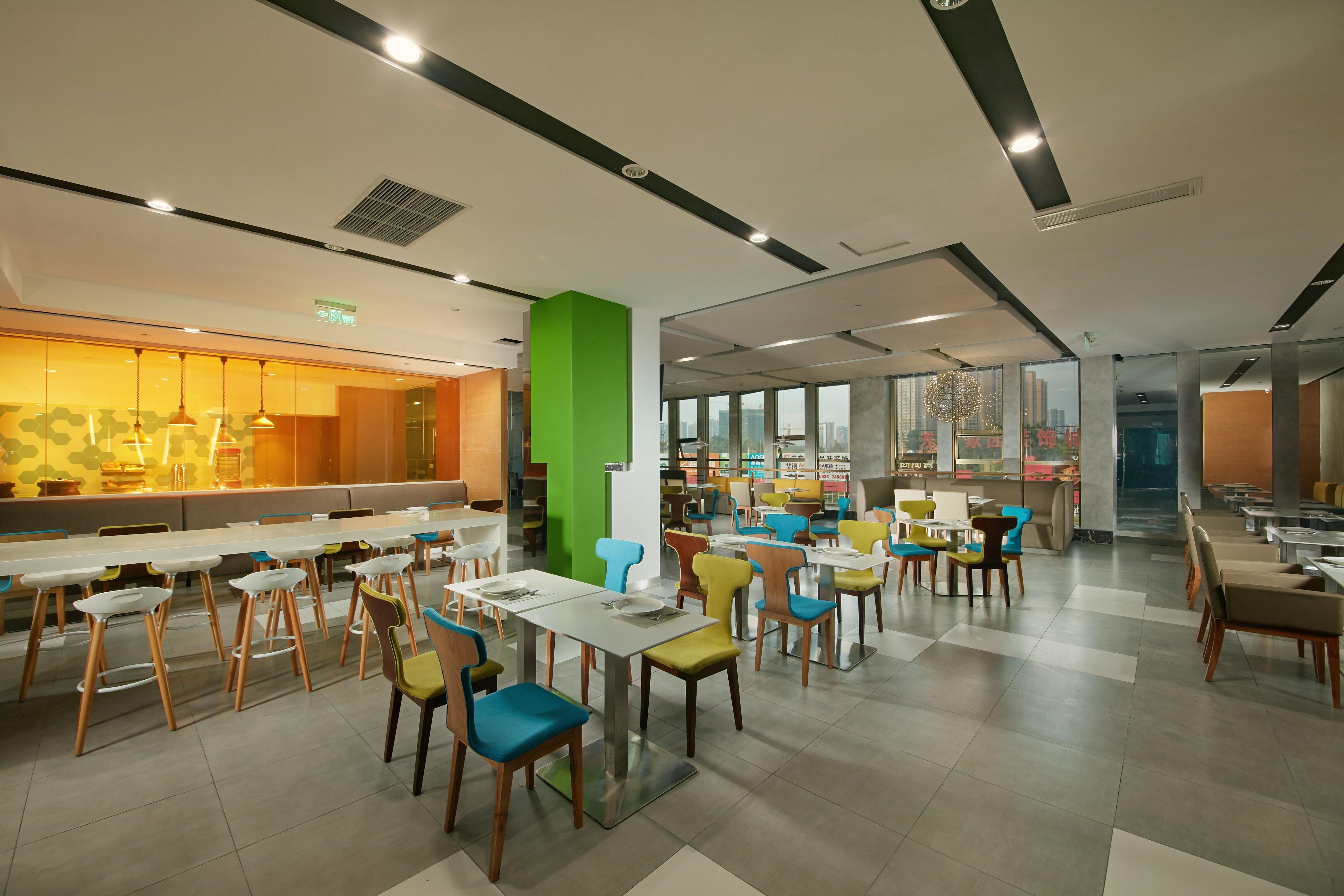 Holiday Inn Express Leshan City Square By Ihg High Speed Rail And Leshan Giant Buddha ภายนอก รูปภาพ