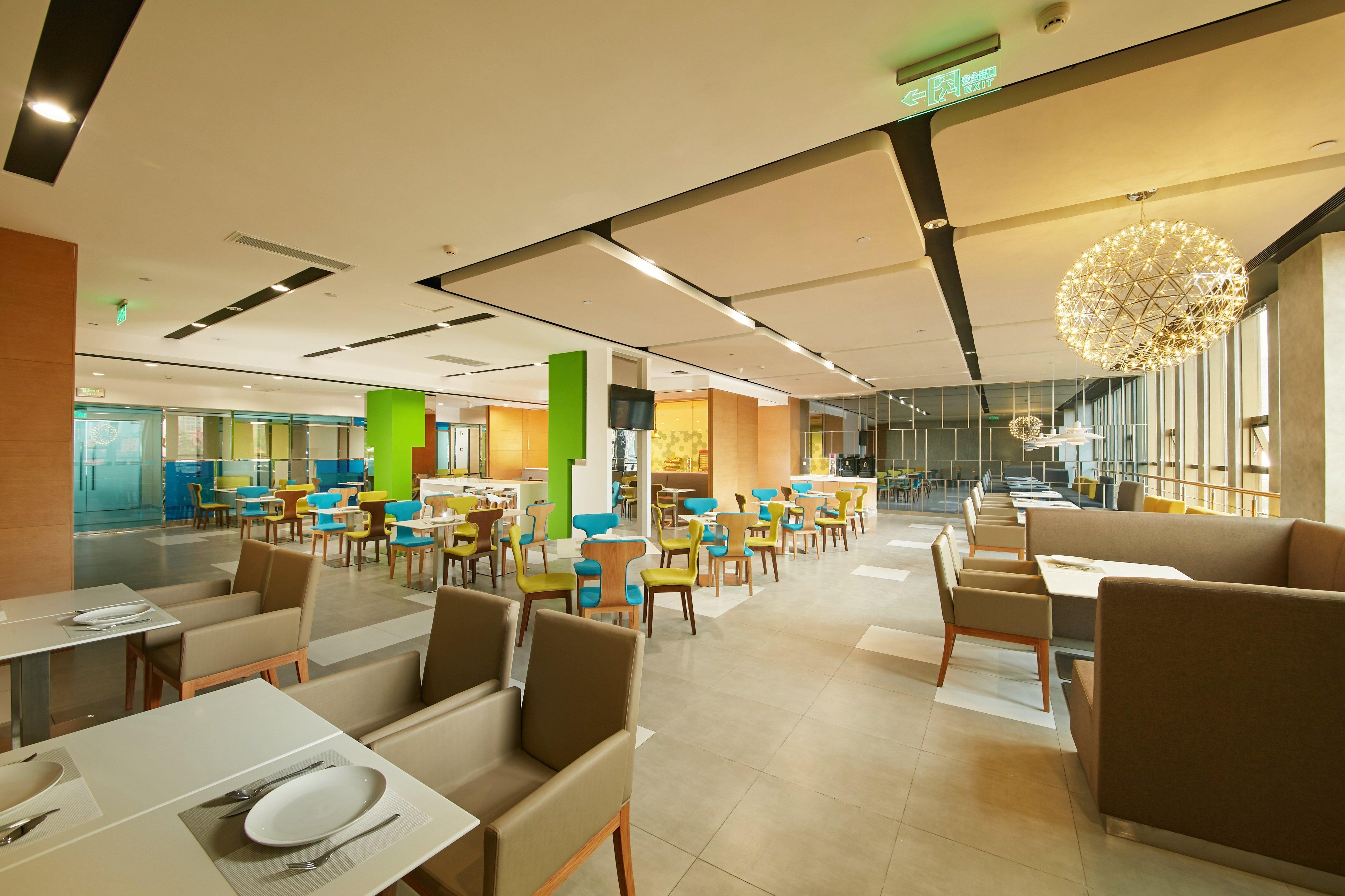 Holiday Inn Express Leshan City Square By Ihg High Speed Rail And Leshan Giant Buddha ภายนอก รูปภาพ