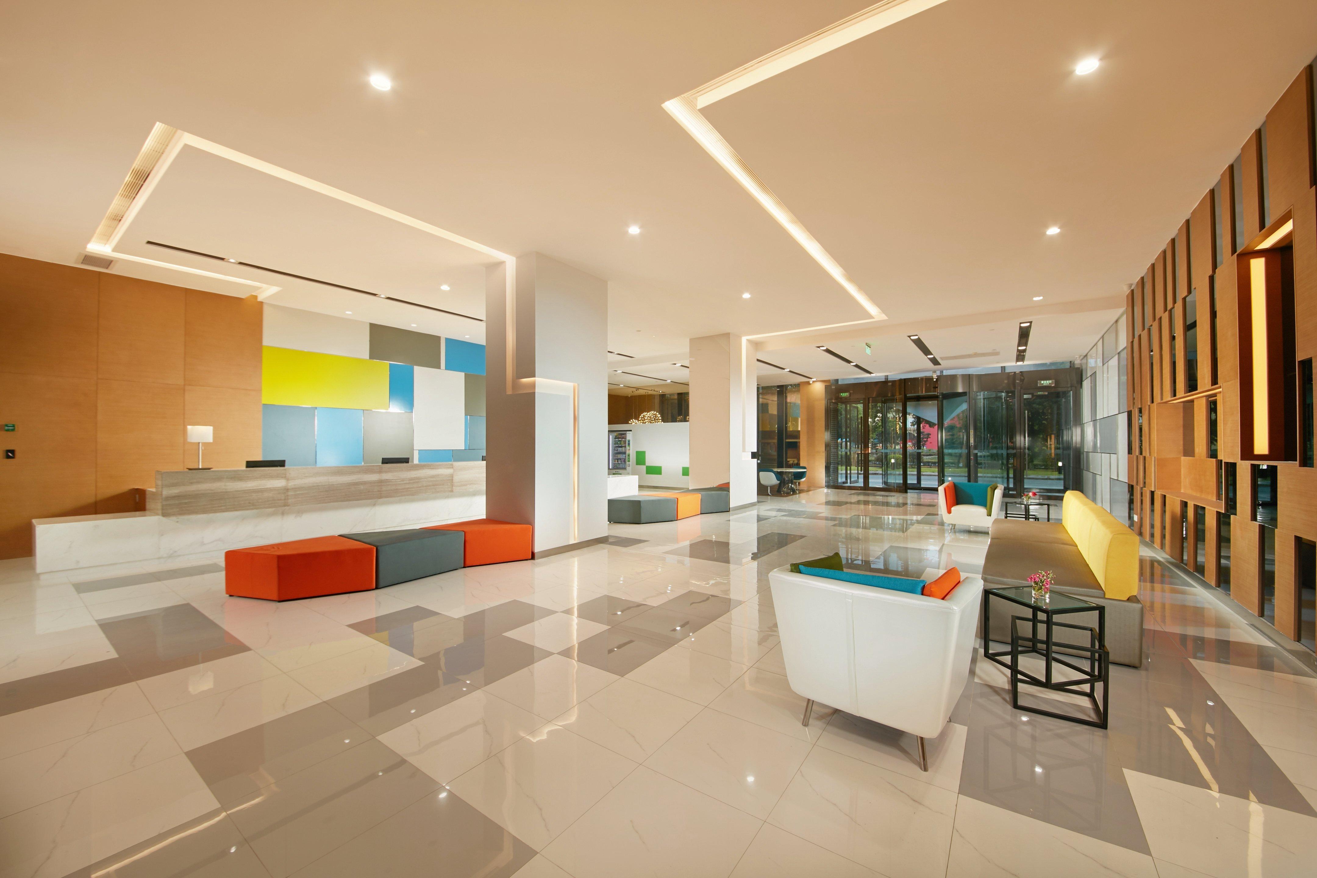 Holiday Inn Express Leshan City Square By Ihg High Speed Rail And Leshan Giant Buddha ภายนอก รูปภาพ