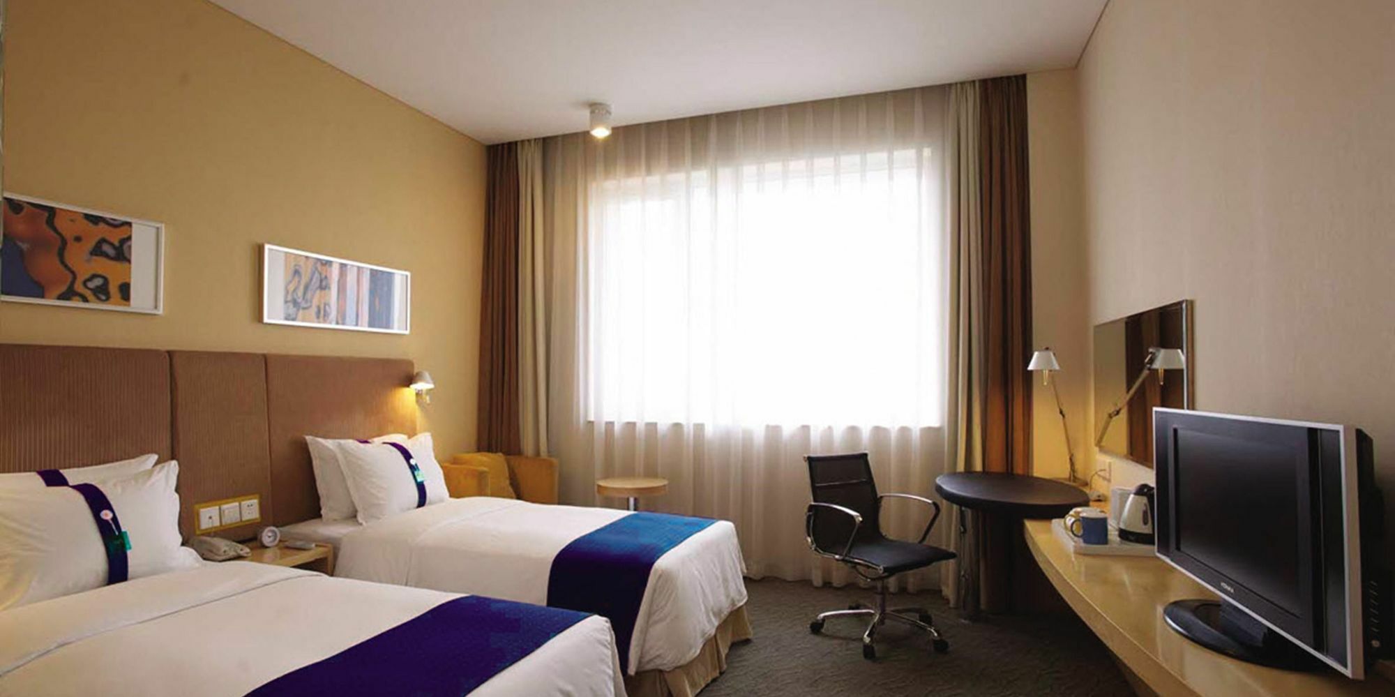 Holiday Inn Express Leshan City Square By Ihg High Speed Rail And Leshan Giant Buddha ภายนอก รูปภาพ
